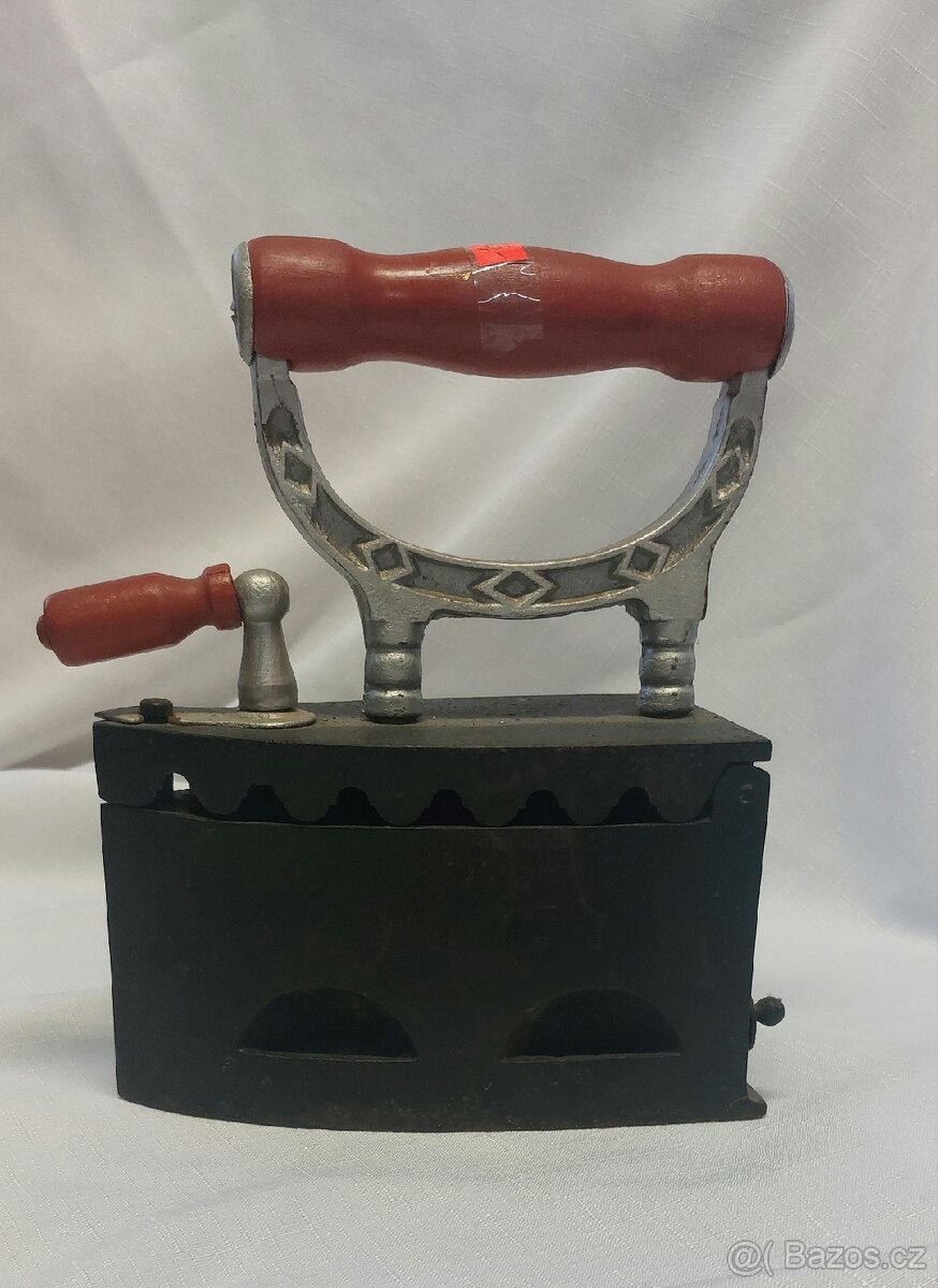 Starožitná žehlička