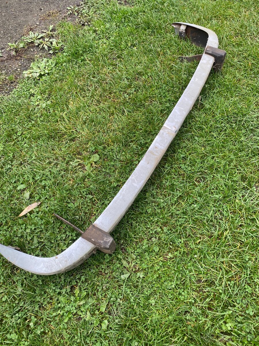 Chromovaný nárazník Škoda 110r