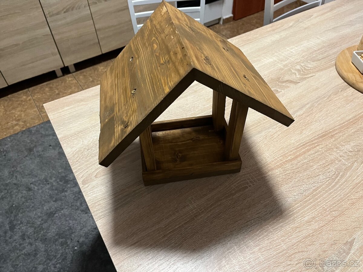 Krmítko pro venkovní ptactvo