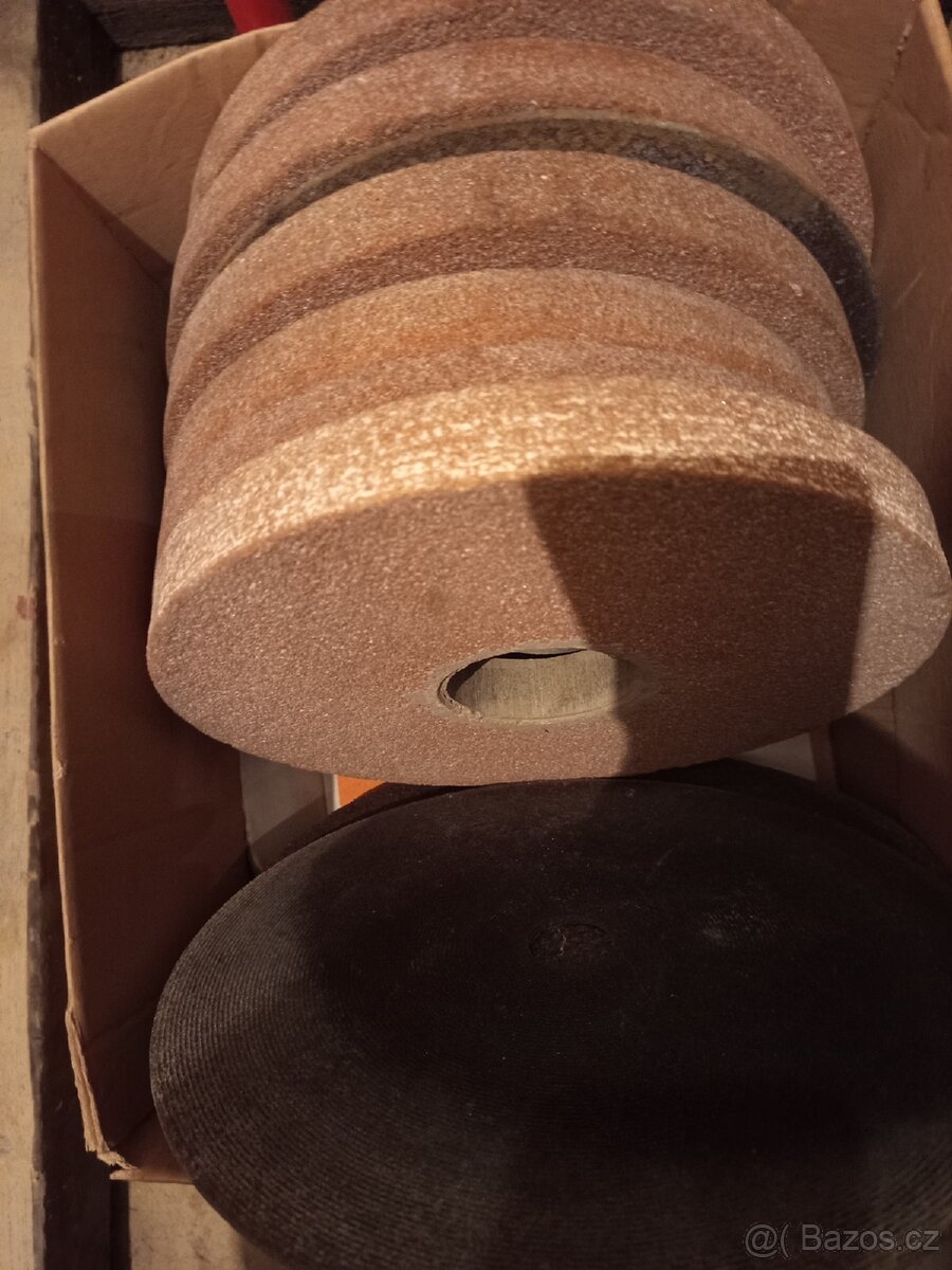 Kotouče brusné na frézu