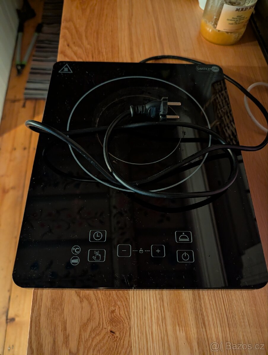 Indukční vařič Switch On IC-A0201