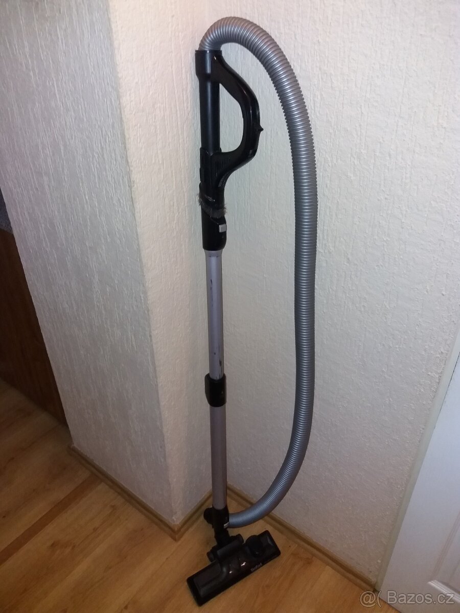 Rowenta Silence komplet hadice s teleskopickou tyčí.