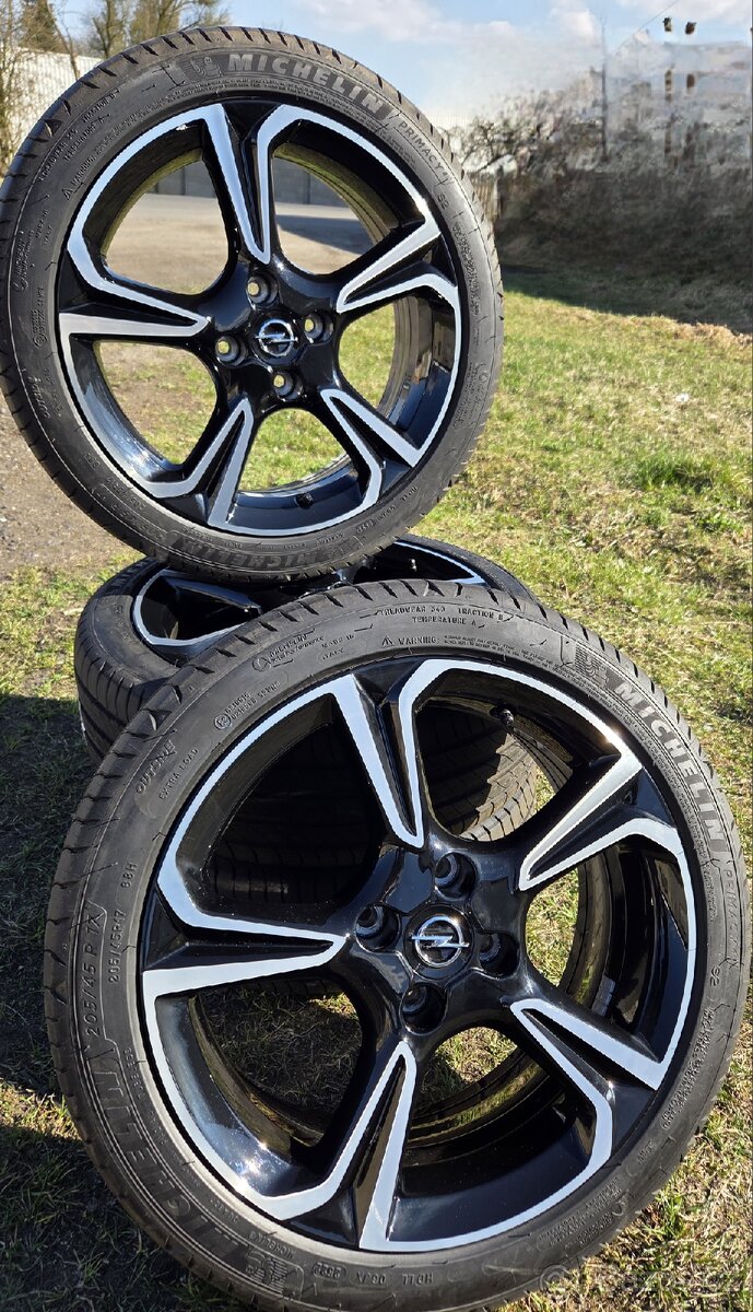 Atraktivní orig.letní sada Opel Corsa F 16" 4x108 205/45/17