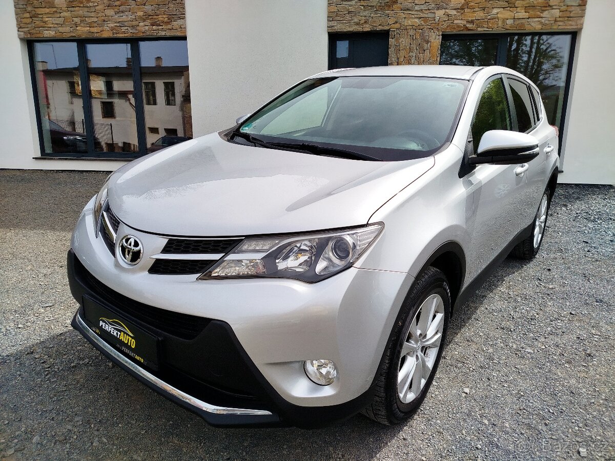 Toyota RAV4 2,2 D-4D 110 kW STYLE 4X4,r.v.2013,naj.212.515km
