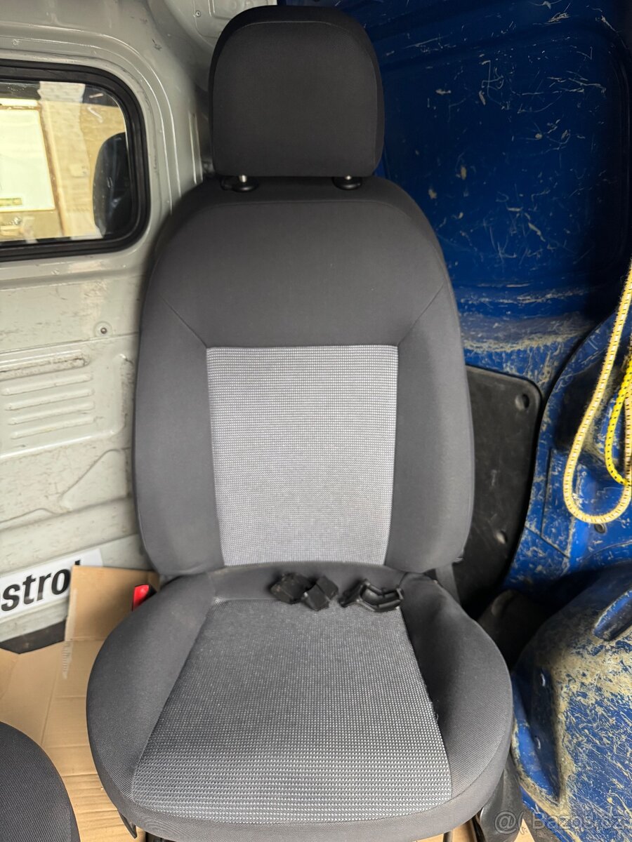 Prodám sedačky Peugeot Bipper