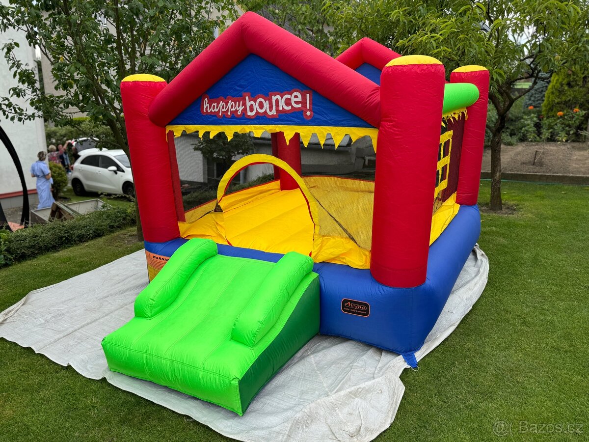 Avyna Nafukovací hrad - Party House Fun
