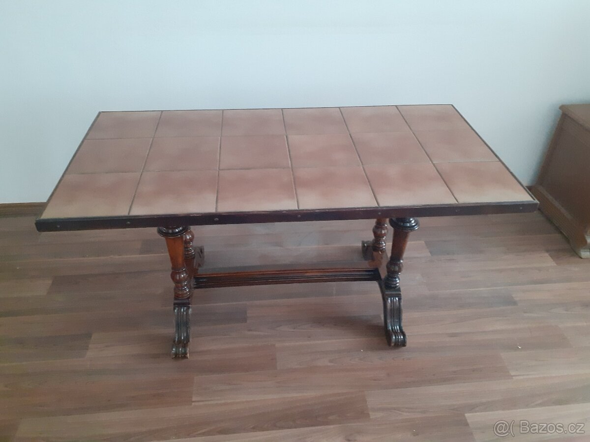 Konferenční stolek