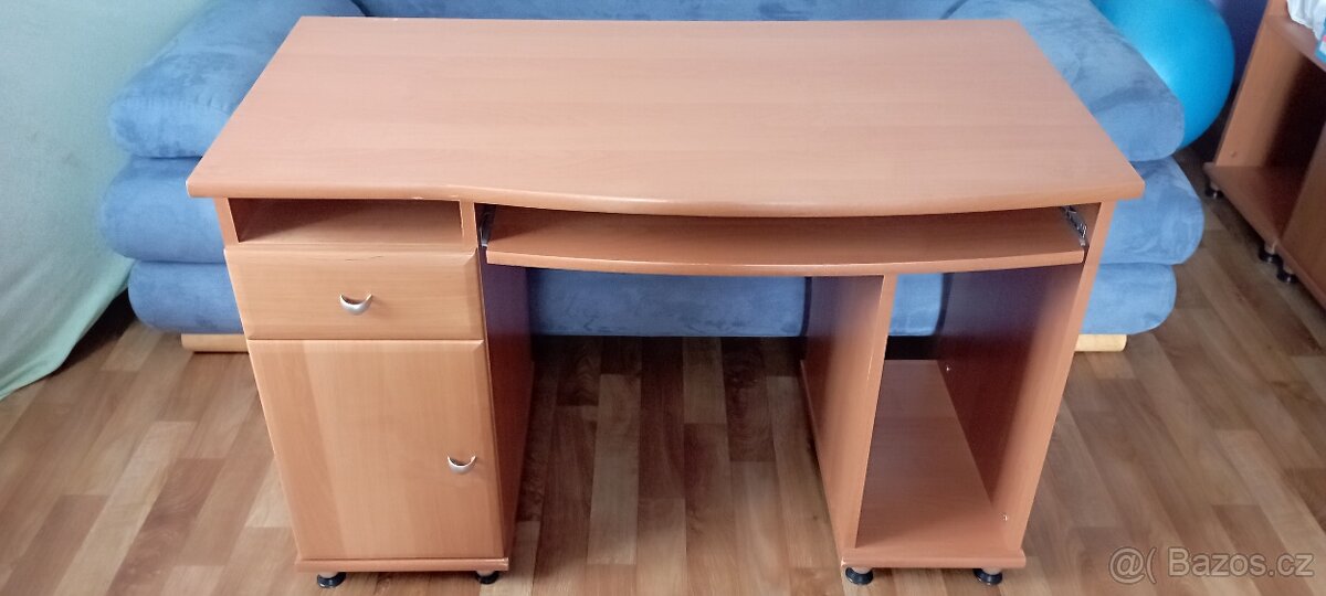 PC/PSACÍ STŮL