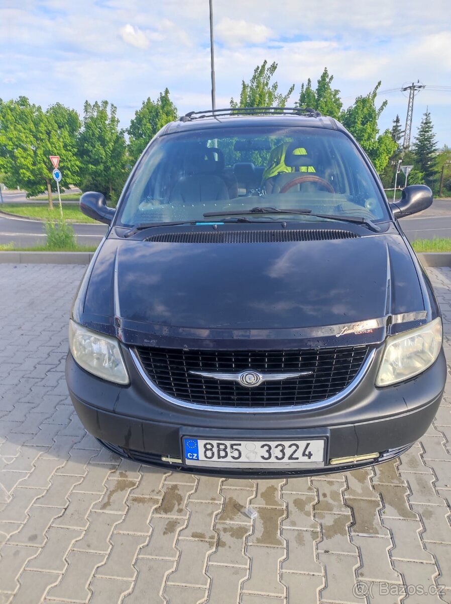 CHRYSLER VOYAGER 2.4 benzín, 2001