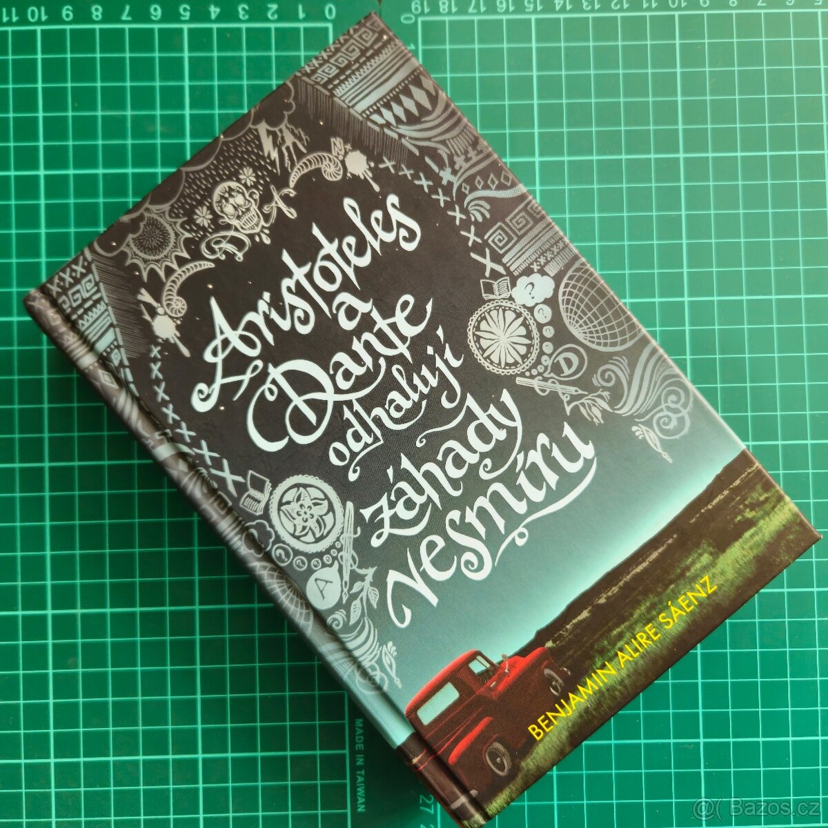 kniha Aristoteles a Dante odhalují záhady vesmíru