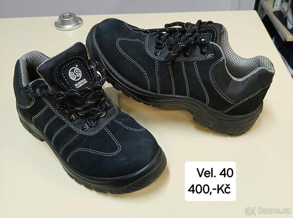 Černé pracovní boty Vel. 40
