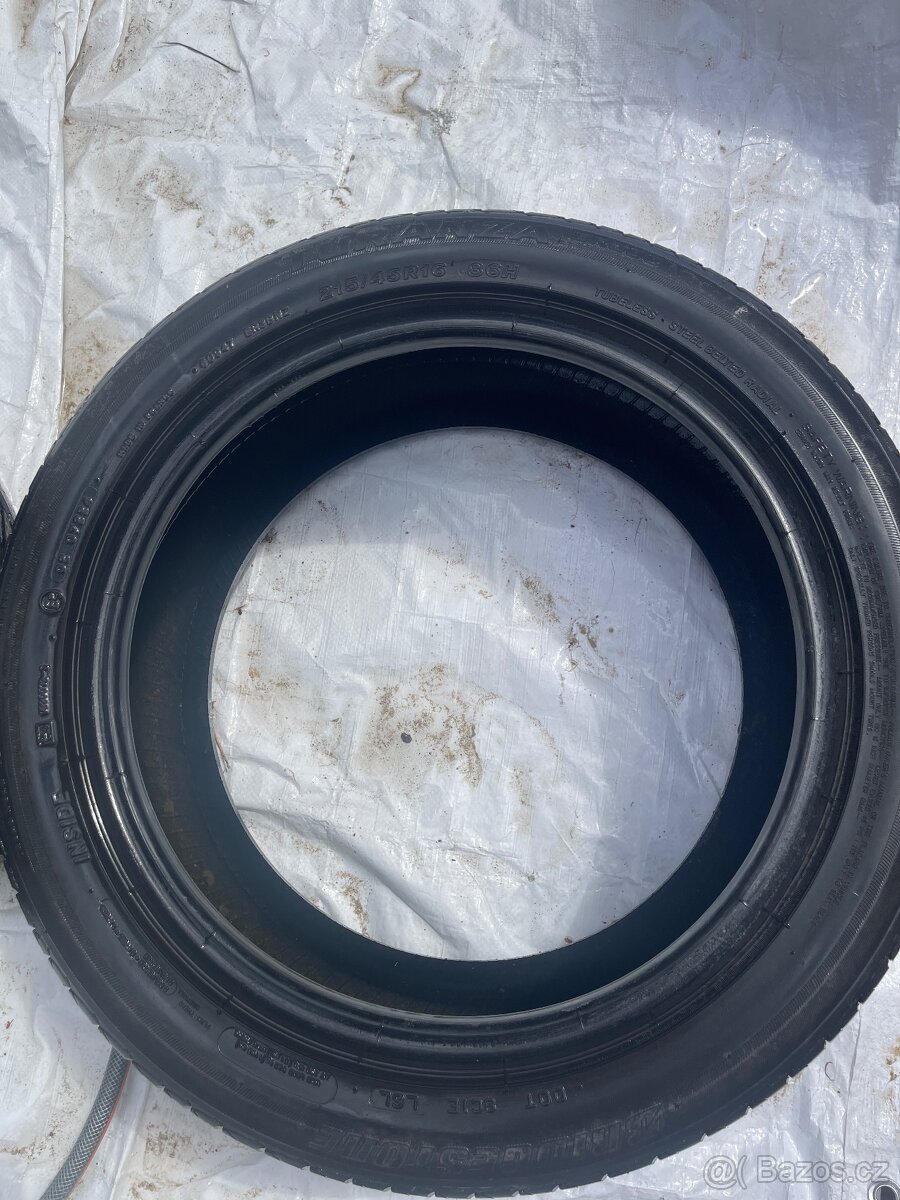 215/45R16 2kusy