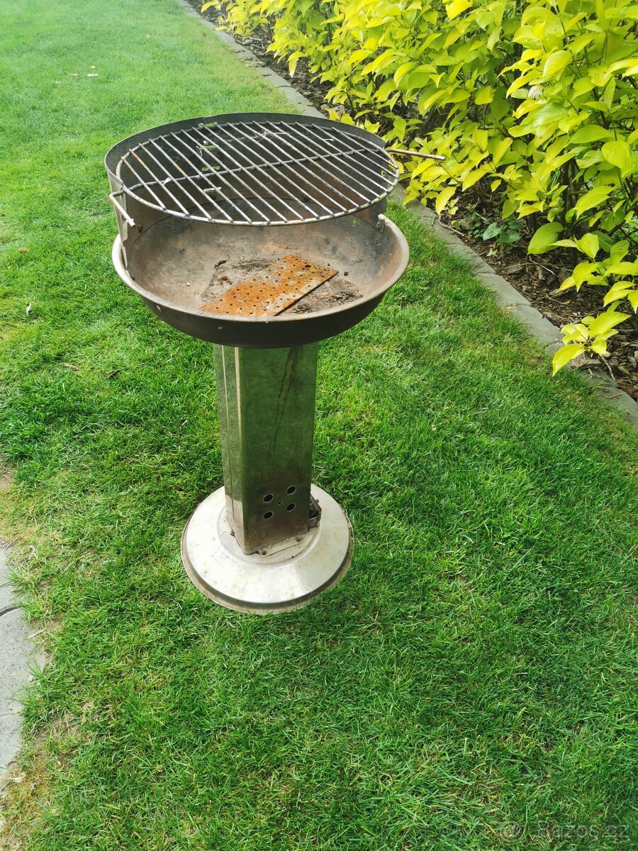 Sloupový gril, použitý.