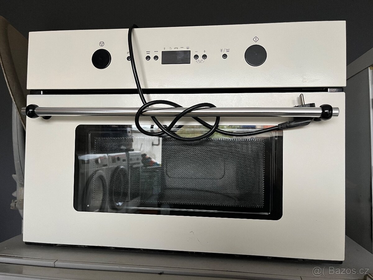 Vestavná mikrovlnná trouba Ikea