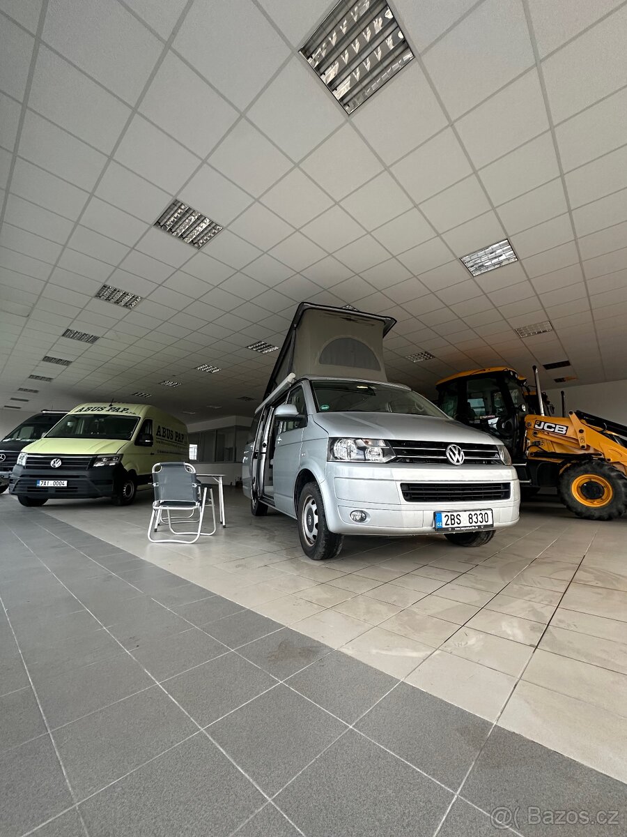VW T5 California Comfortline 103kw - obytné auto s kuchyní