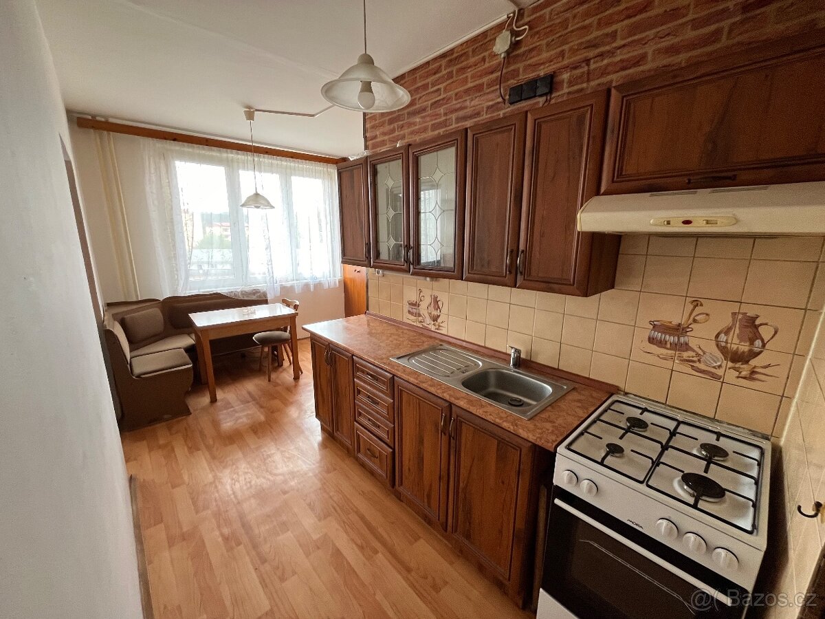 Byt 2+1 balkon Stara Role