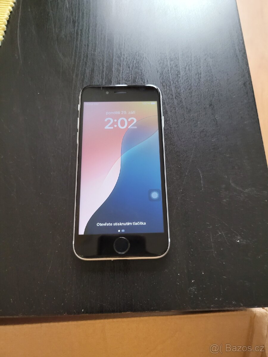 iPhone SE 2020 64 GB