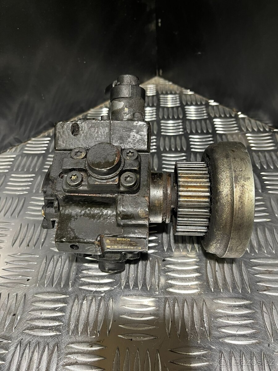//Vstřikovací Čerpadlo 3.0TDi AUDI/VW Bosch//