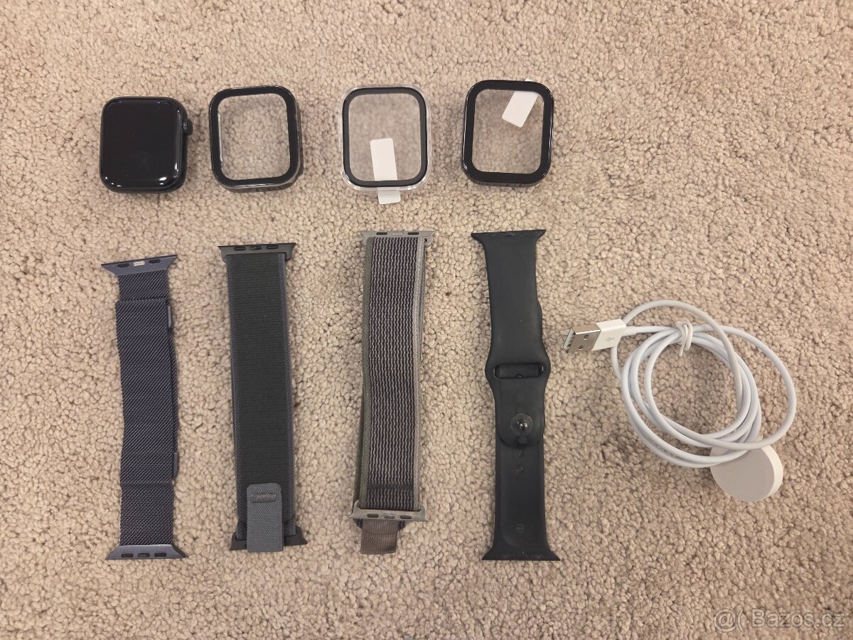 Apple Watch SE (2022) - 44 mm, temně inkoustový hliník