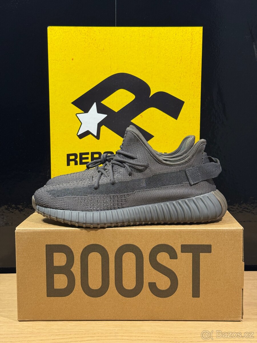 Adidas Yeezy boost 350 v2 black ray gum (44.5)