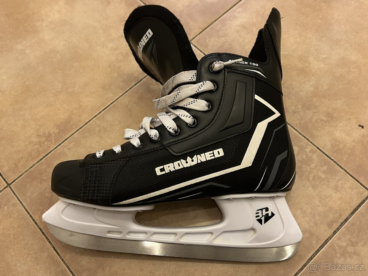 Lední brusle Crowned Attack 100, vel. 27,0 cm (EU 42)