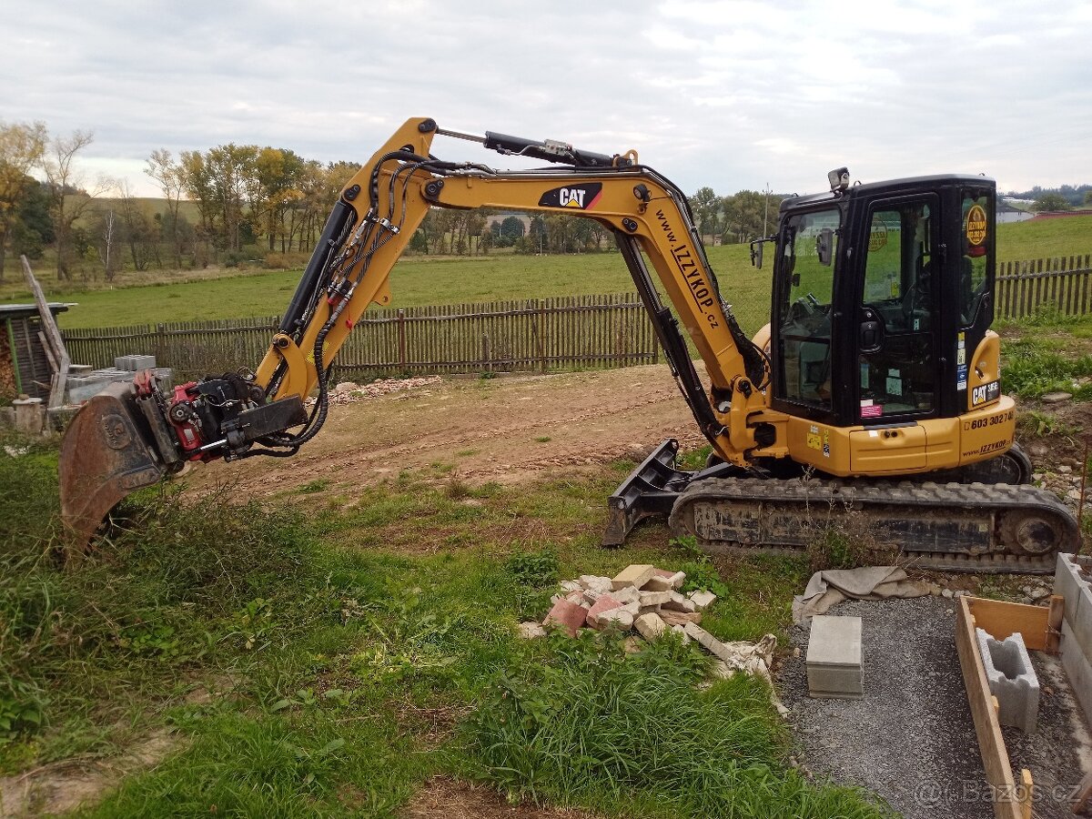 Pásový bagr Caterpillar 305 E2CR,rototilt.