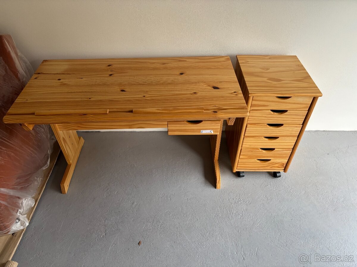 Psací stoly