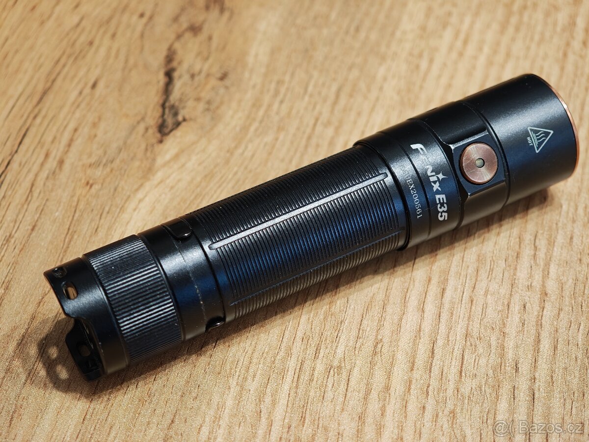 LED svítilna Fenix E35 V3.0