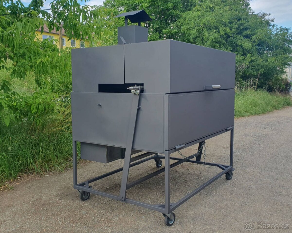 Profi gril na prase/sele celouzavřené