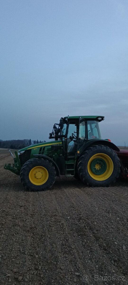 Traktor John Deere 5115R