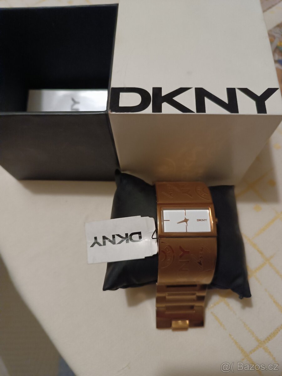 Prodám dámské hodinky DKNY