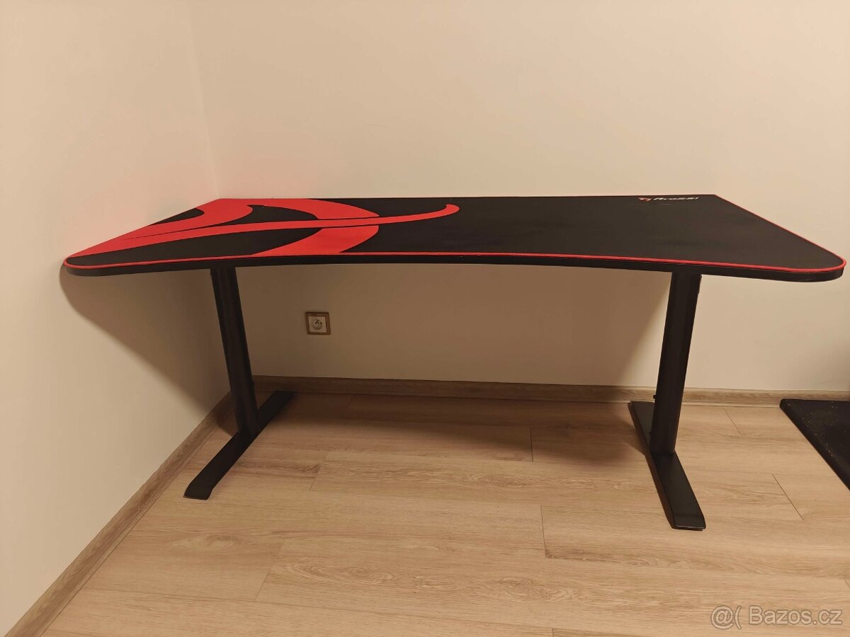 Herní stůl Arozzi Arena 160x82cm