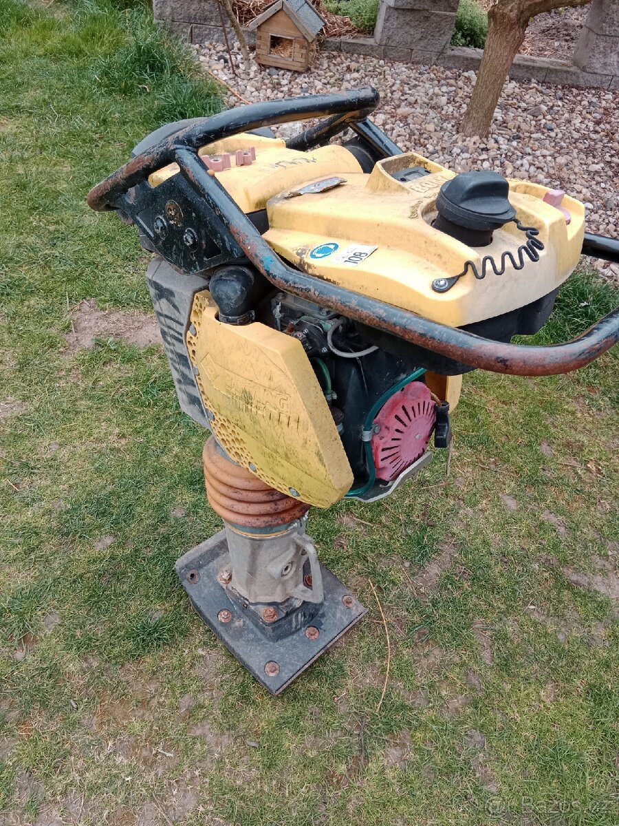 Prodám vibrační pěch Bomag BT 65
