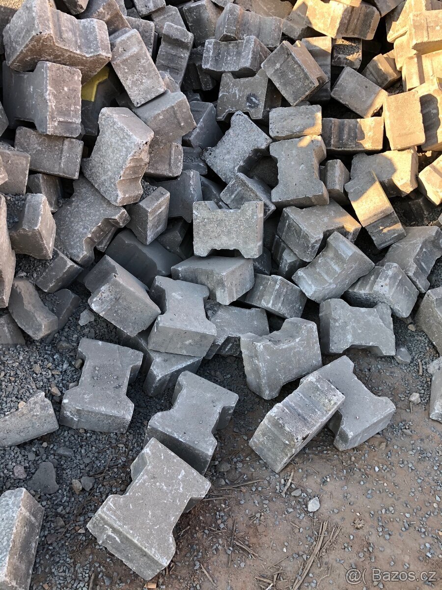Zamkova dlazba 10cm 1500m2