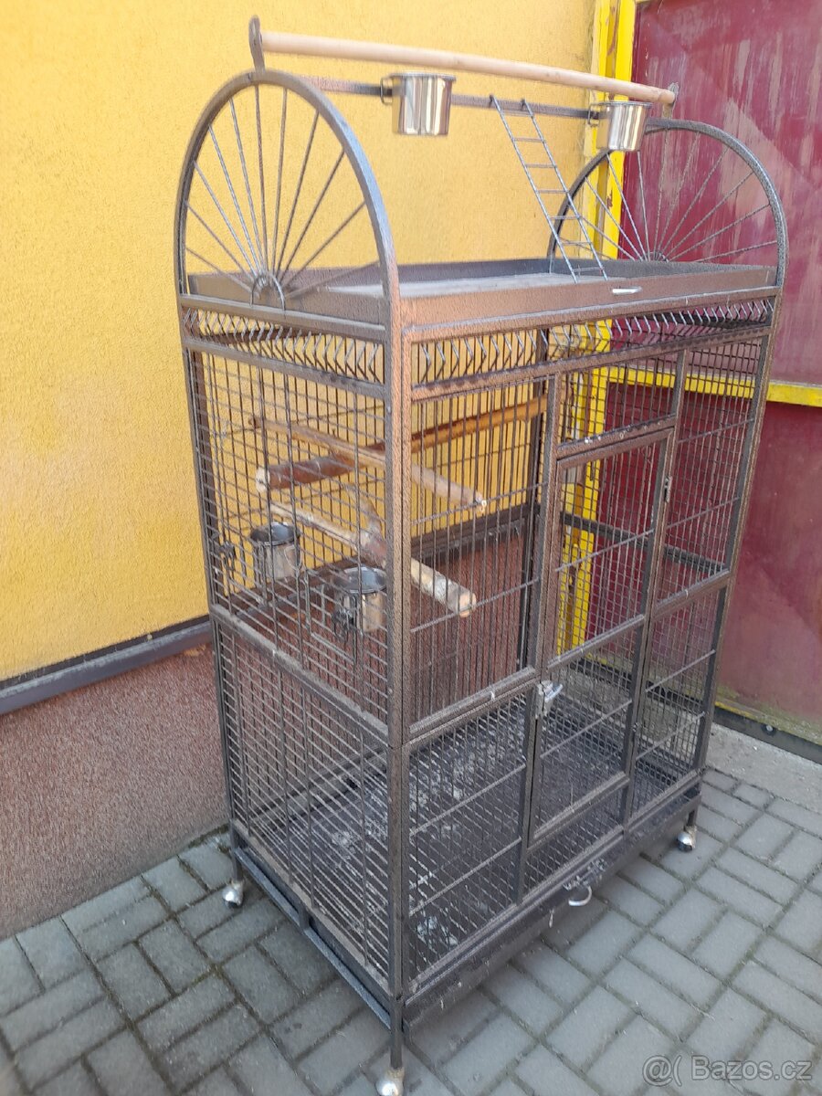 Klec pro papoušky