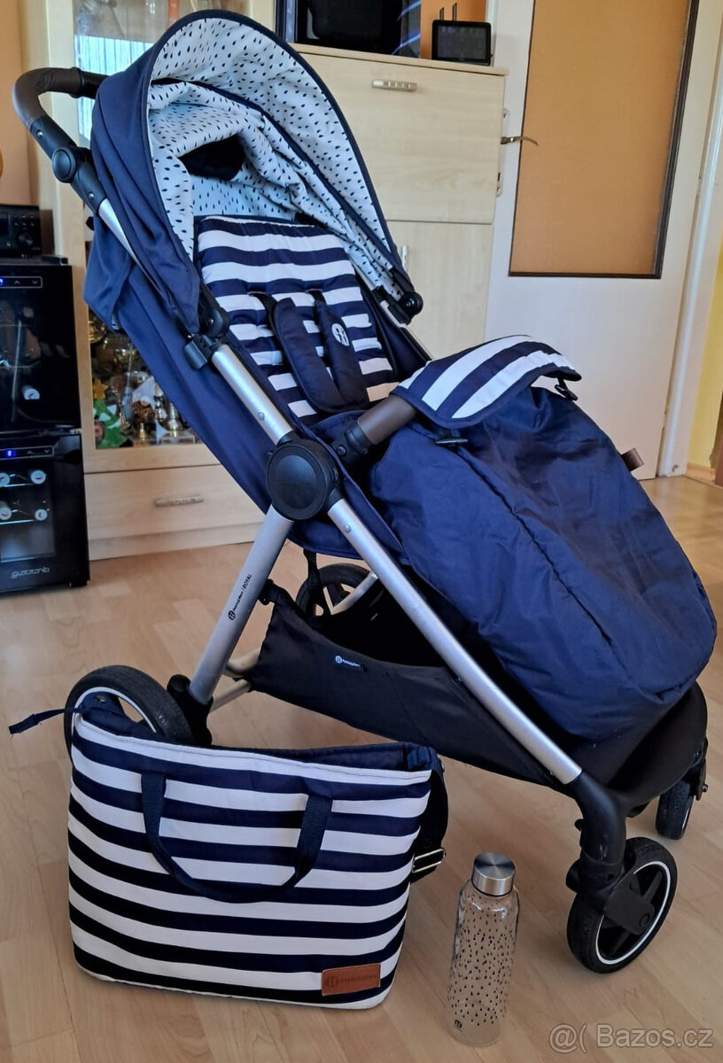 Kočárek PETITE&MARS Royal Heritage Voda