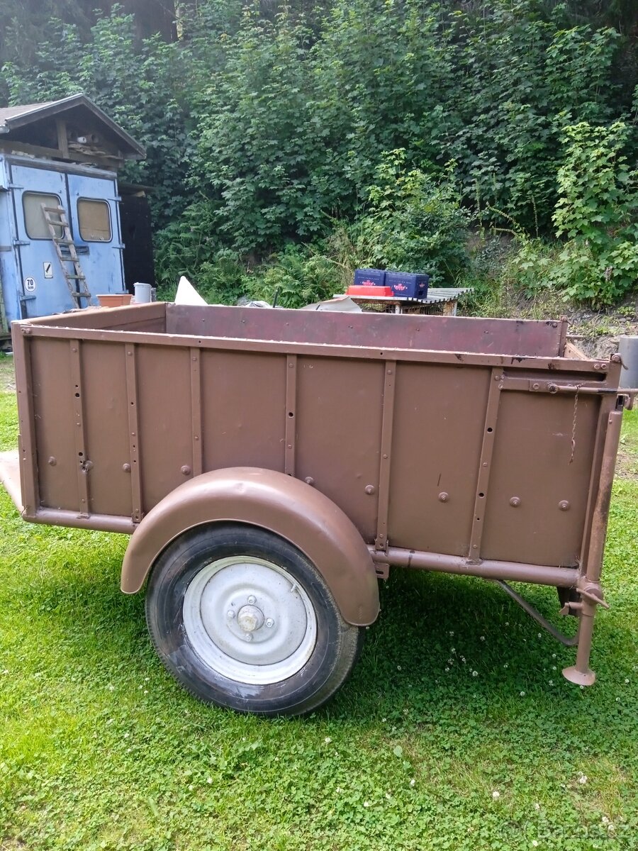 .Vlečka za traktor