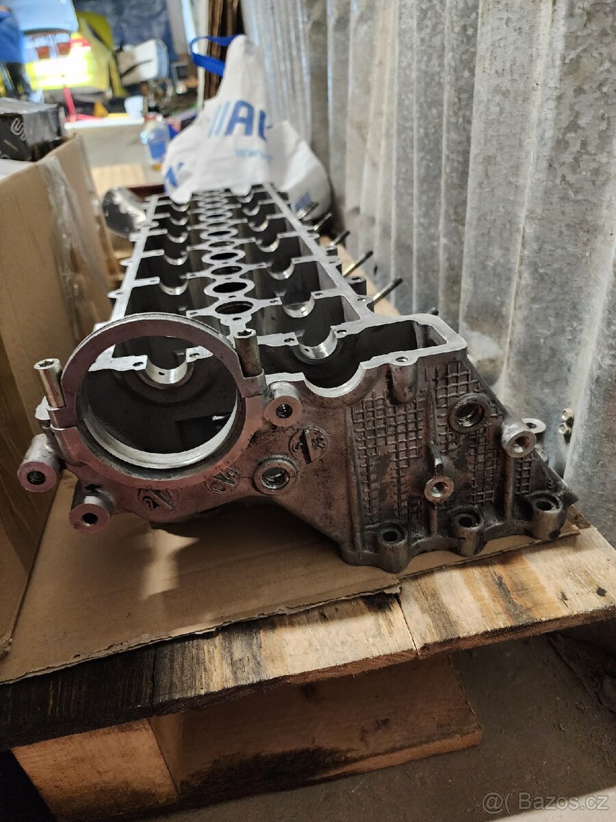 Hlava Díly Bmw motoru m57n 160kw 3.0D