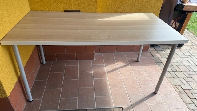 Stůl Ikea