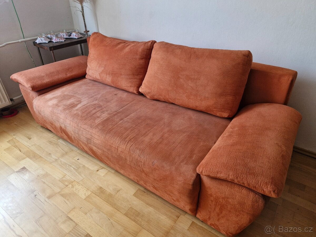 Sedací souprava rozložitelná s uložným prostorem