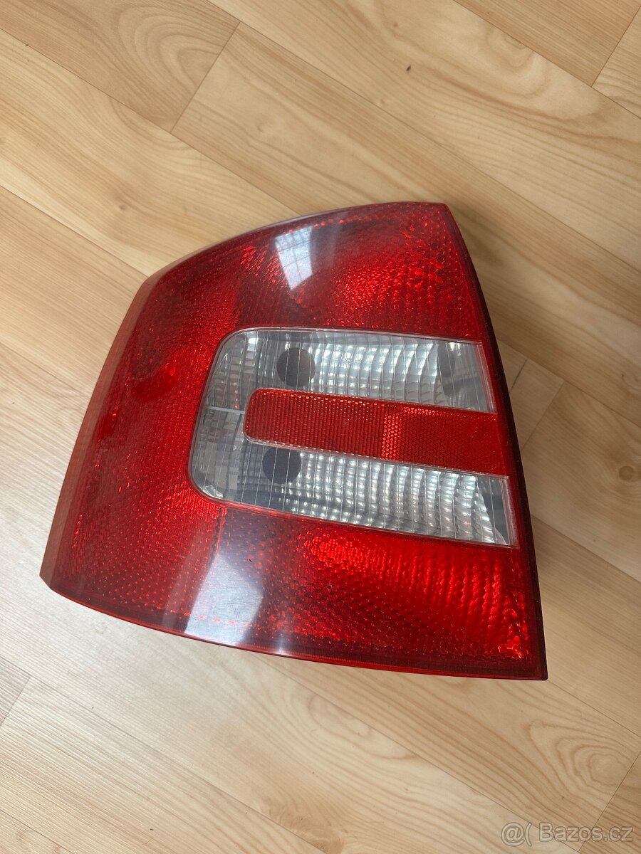 Škoda Octavia 2 zadní světla