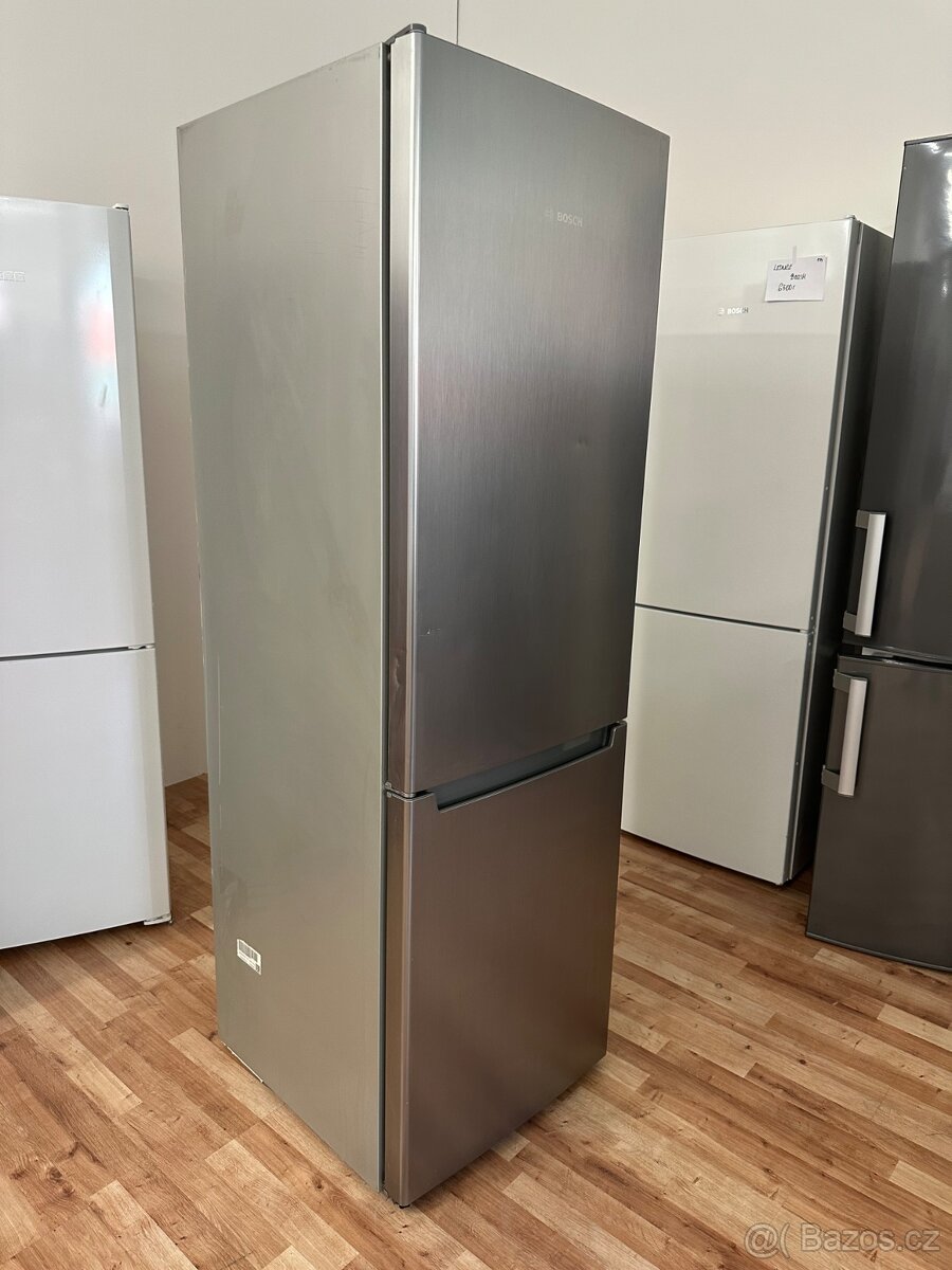 Lednice s mrazákem Bosch (194)