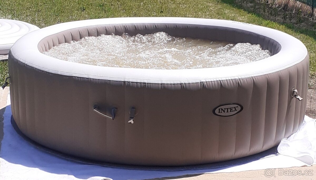 Výřivka pro 6 osob