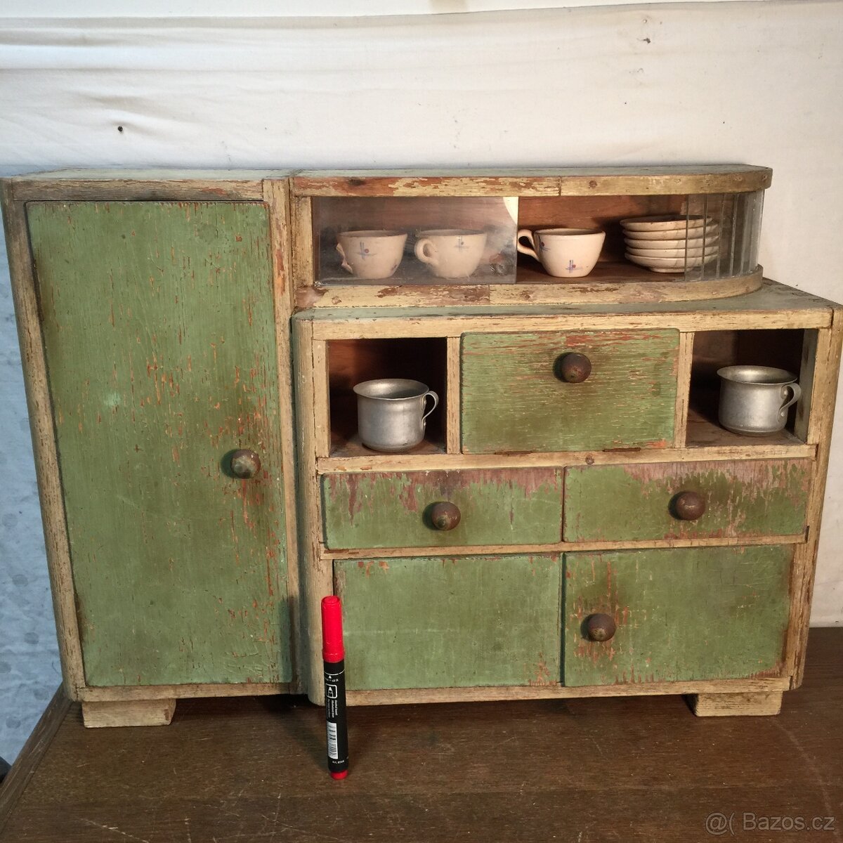 starožitná kredenc pro děti panenky kuchyňka nádobí 1920