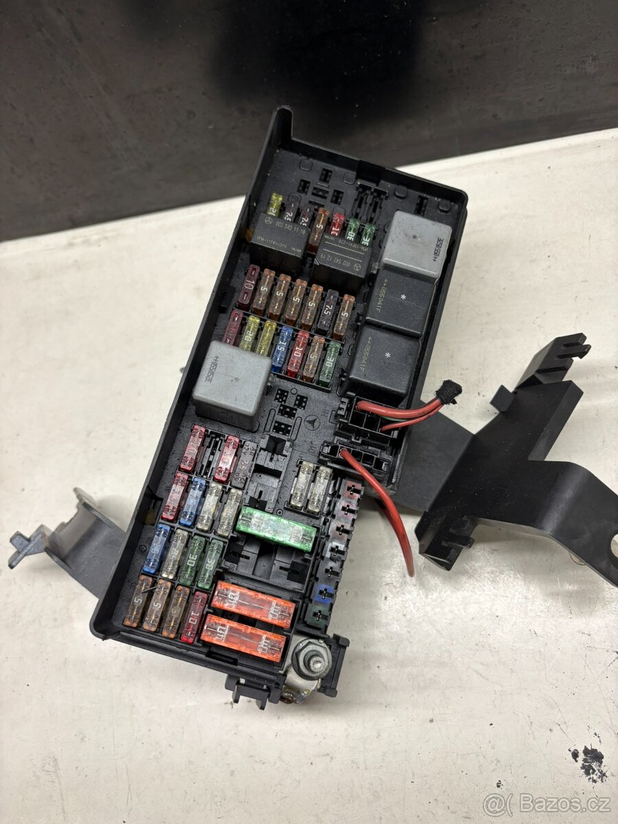 //Pojistková skříň Mercedes ML164// - A1645400272