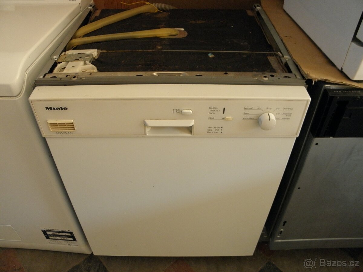 Vestavná myčka Miele