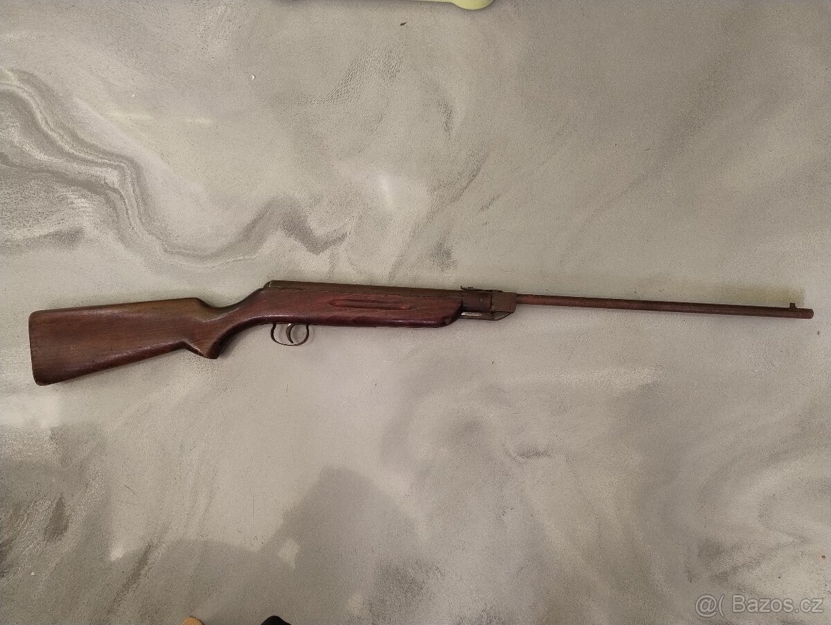 vzduchovka, vojenská raketa, zásobníky