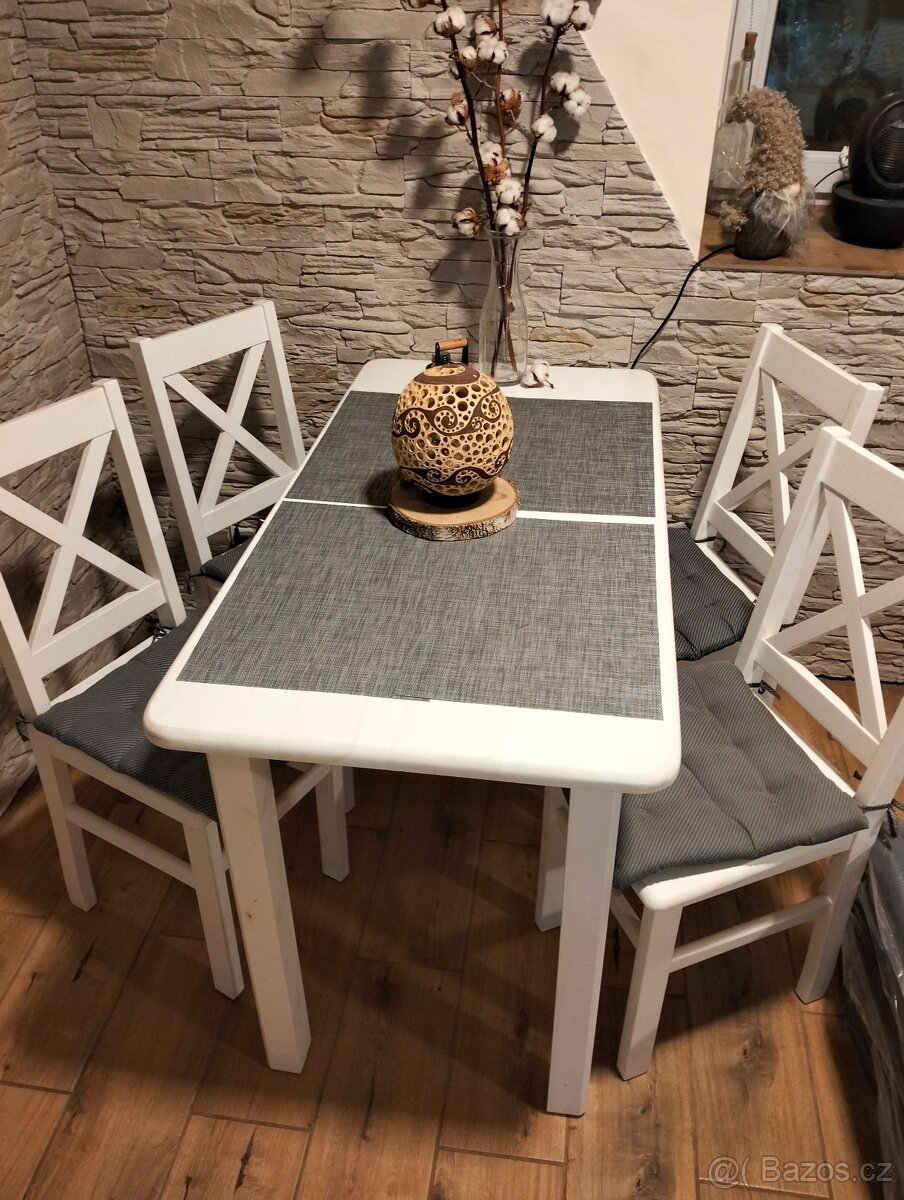 Stůl a zidle