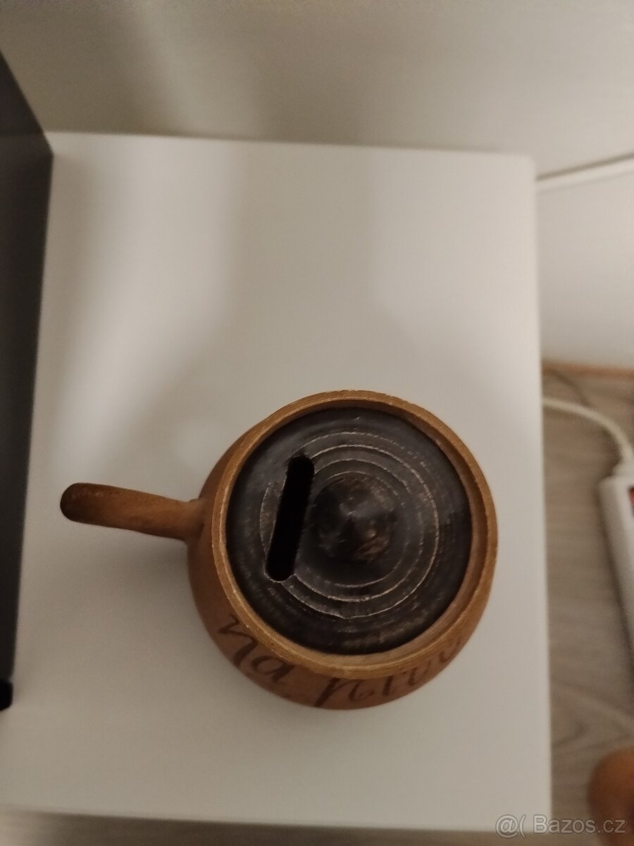 Hrnek pokladnička keramika