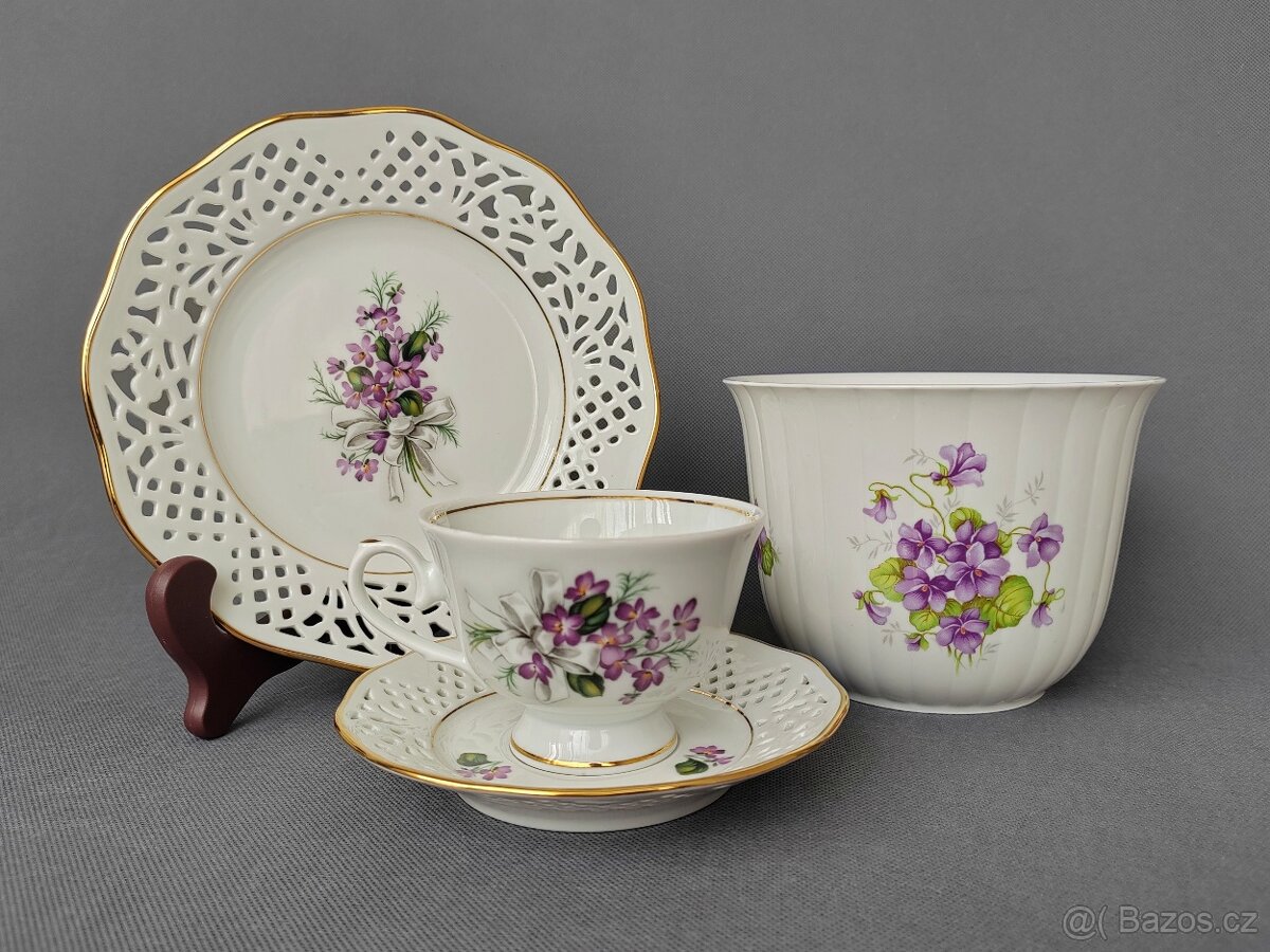 Nádherná porcelánová sada s květinovým dekorem od Schumann